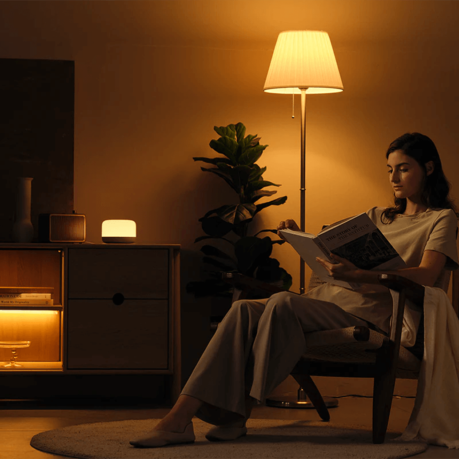Alternative view of Yeelight Smart LED Lamp D2